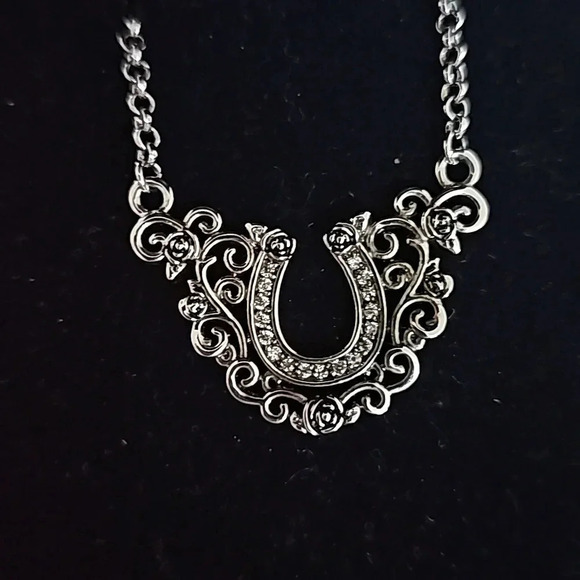 Montana Silversmith adjustable horseshoe necklace - Picture 1 of 2